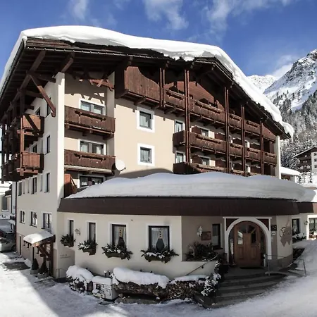 Bergland Superior Hotel Sankt Leonhard im Pitztal